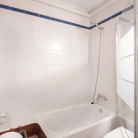 Cl Ubicacion Excelente Y Terraza Comun Junto A La Alfalfa * Seville